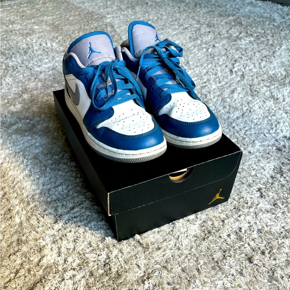 Jordan 1 Low Kids True Blue
